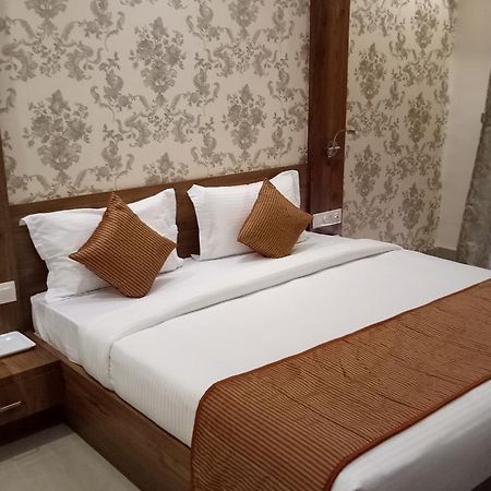 Swati Svasti 3B Hotell Dwārka Eksteriør bilde